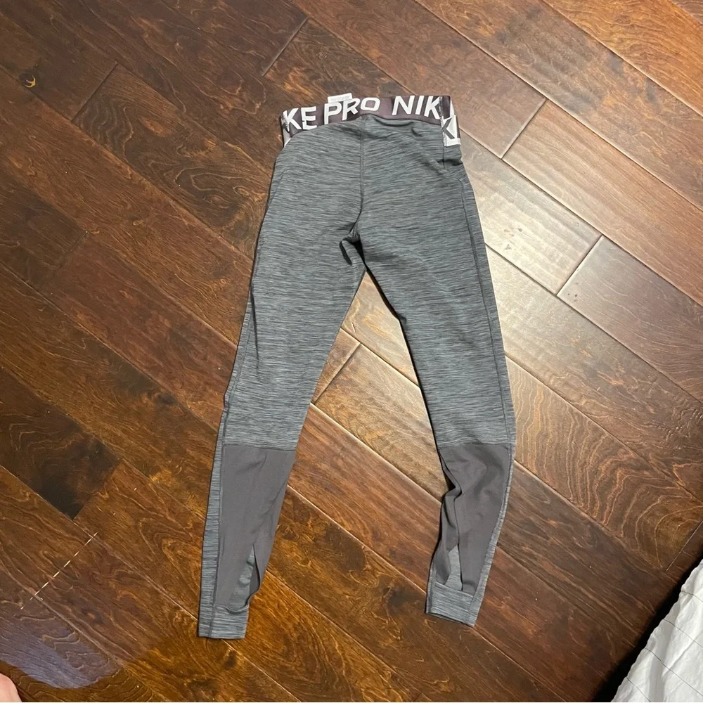 Nike Pro Leggings - Picture 3 of 5